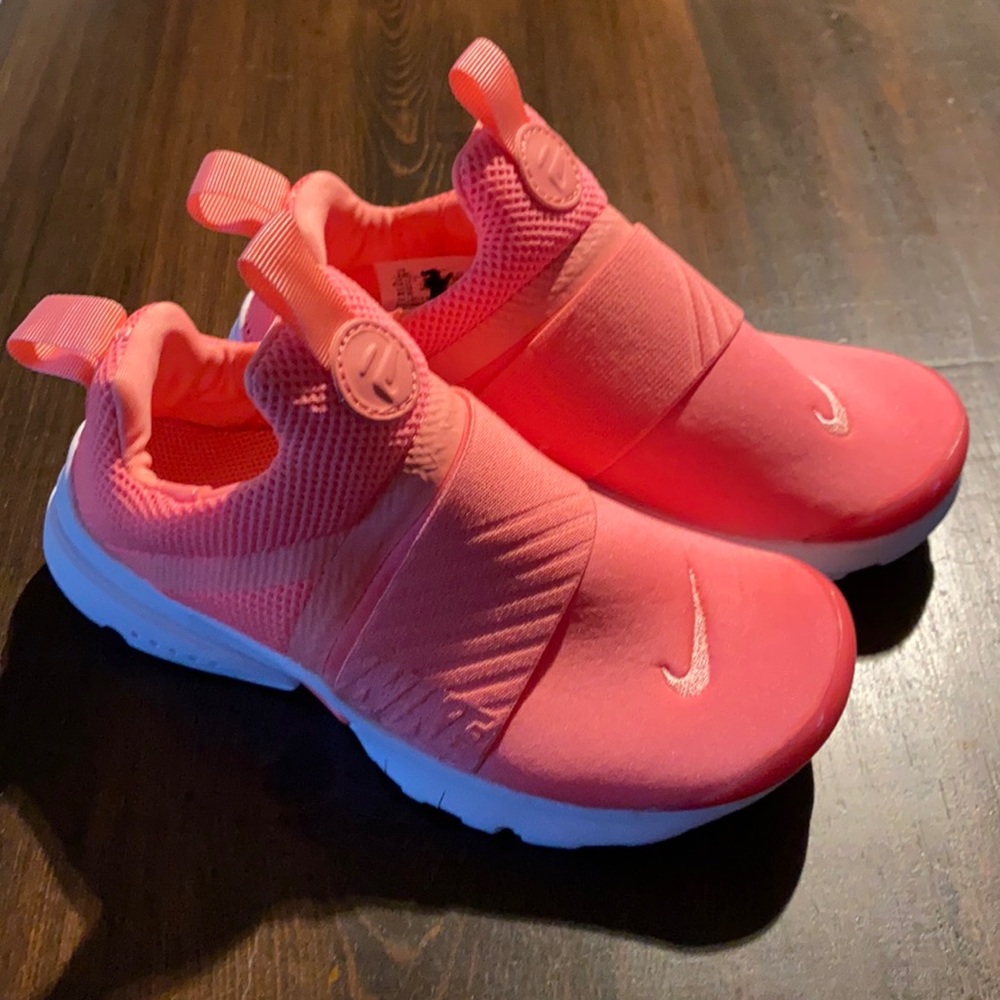Nike pink shoes